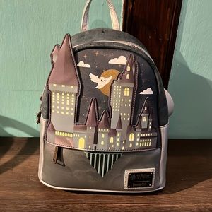 BNWT Hogwarts castle loungefly